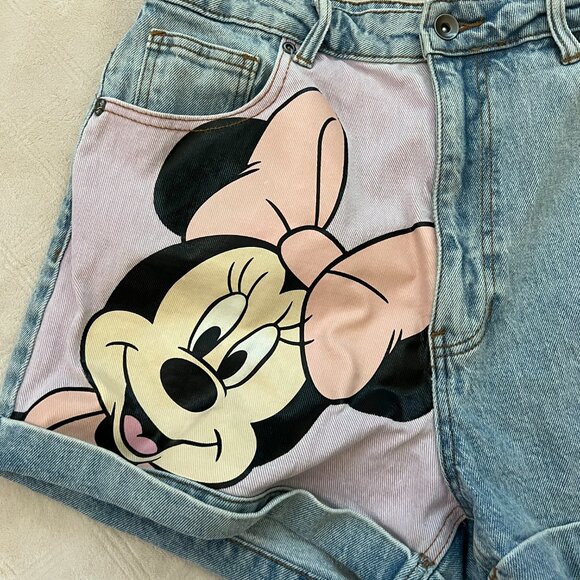 Her Universe Disney Minnie Mouse Y2K Mom Shorts Size 11 - Picture 4 of 6